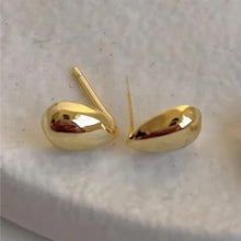 Load image into Gallery viewer, Teardrop Stud Earrings