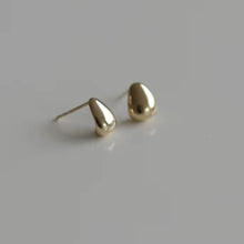 Load image into Gallery viewer, Teardrop Stud Earrings