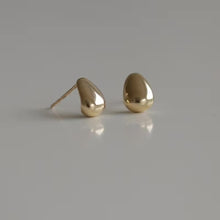 Load image into Gallery viewer, Teardrop Stud Earrings